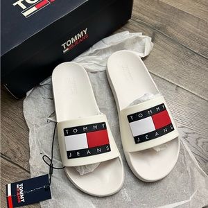 New Tommy Hilfiger Tommy Jeans pool slides US 8.5